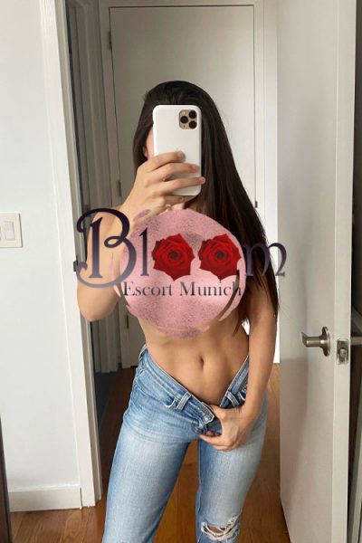 Paz 21 Bisexual,Spanish,A cup,Indian,Groups/Paties